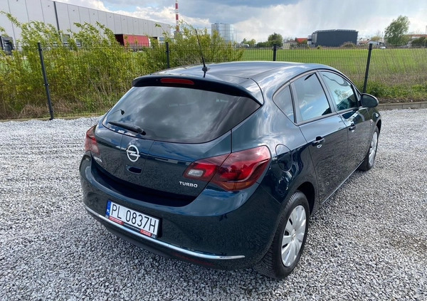 Opel Astra cena 35999 przebieg: 105000, rok produkcji 2014 z Czyżew małe 781